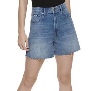 DKNY jeans Kent high rise short in blue size 26. USED